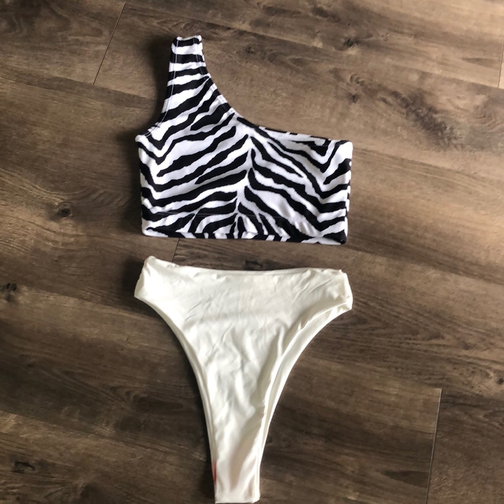 Bathing suit